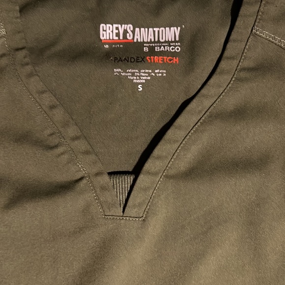 Small scrub top (1 of 2) - Picture 3 of 6